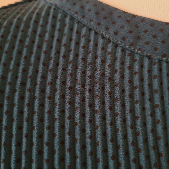 Adrianna Papell Green Pleated Polka Dot Chiffon Blouse Size Large - Picture 5 of 5